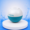 BAYROL Dosierschwimmer für Chlortabletten – Produktbild auf PVC Plattform